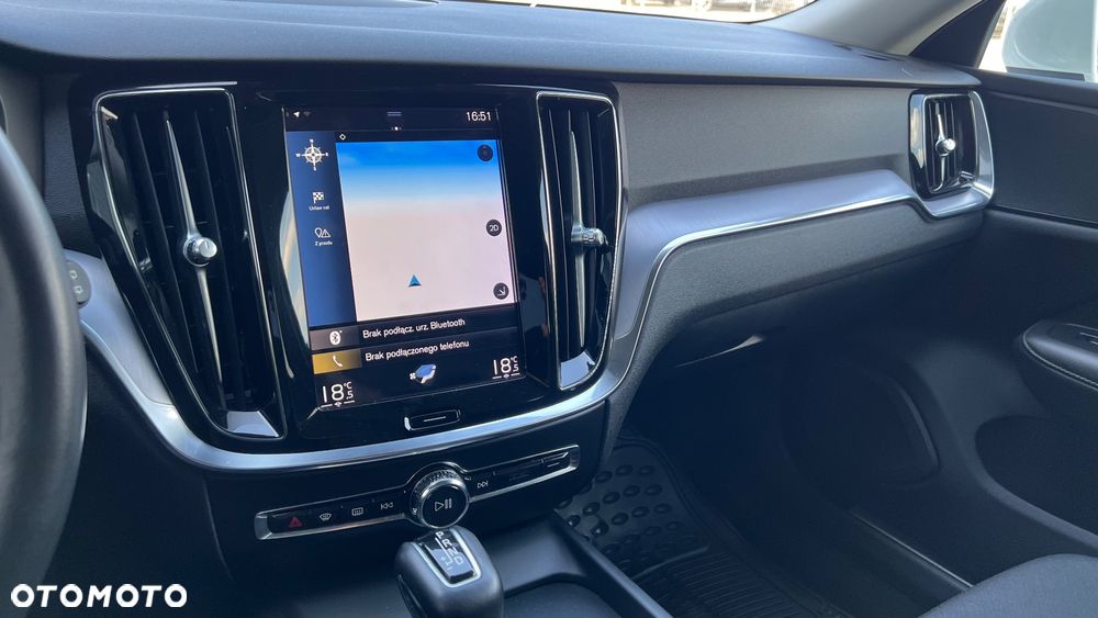 Volvo V60 D3 Momentum Pro - 10