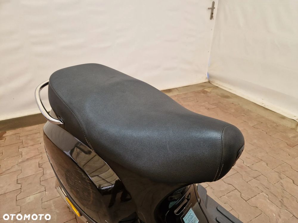 Piaggio Vespa - 12