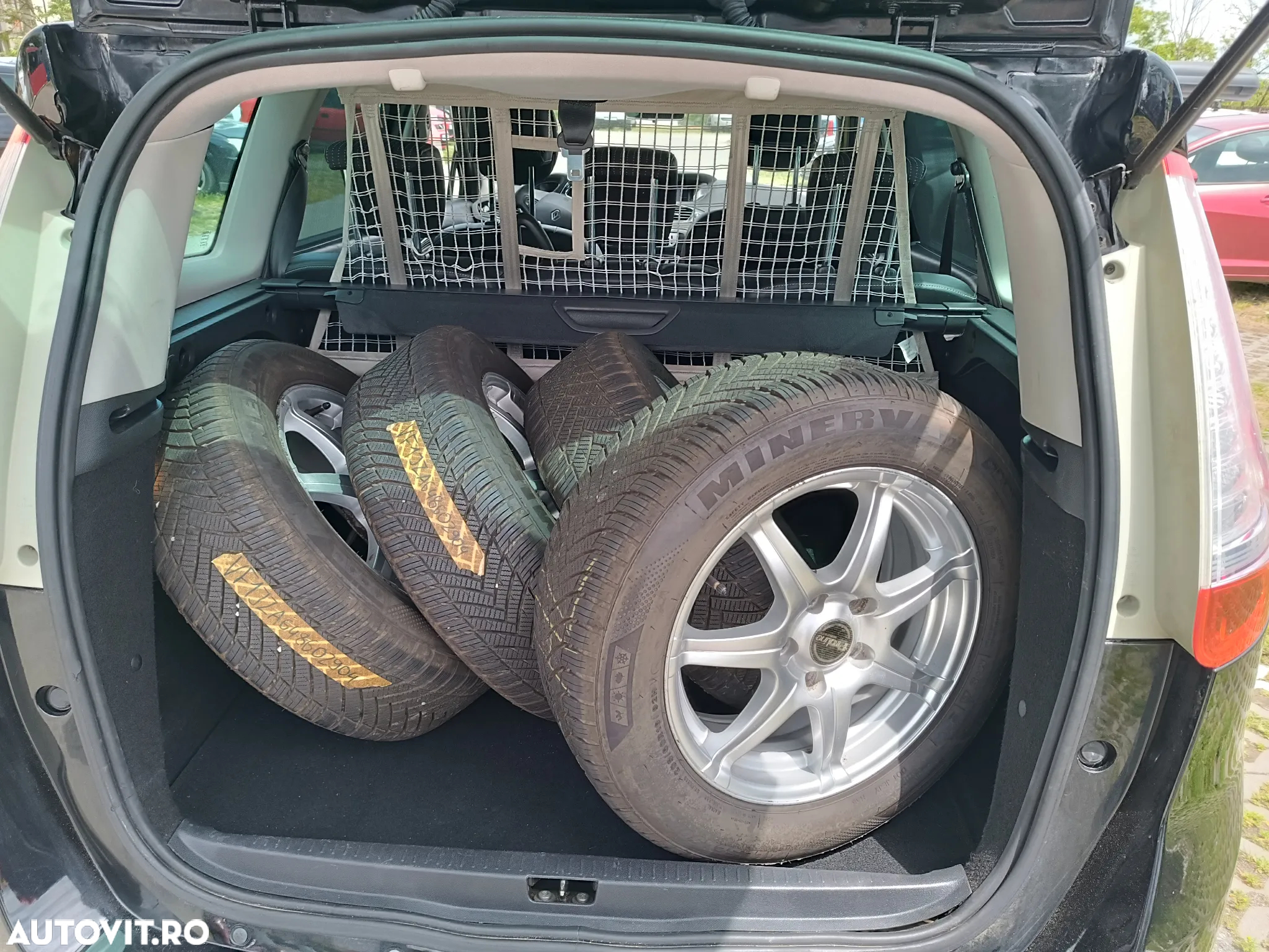 Renault Scenic ENERGY TCe 115 LIFE - 4