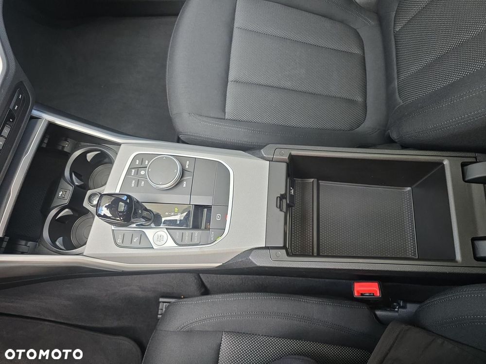 BMW Seria 3 318d - 19