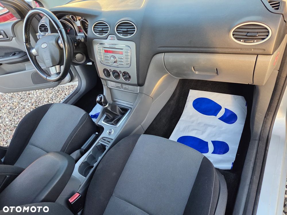 Ford Focus 1.6 16V Style - 15