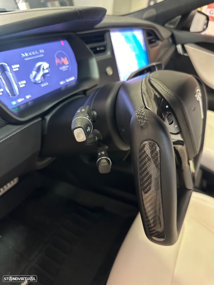 Tesla Model S Performance - 11