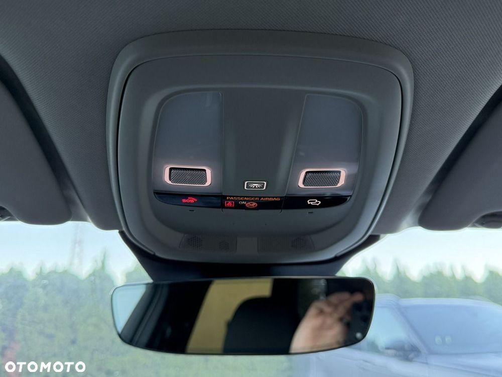 Volvo XC 60 B4 D Plus Dark - 36