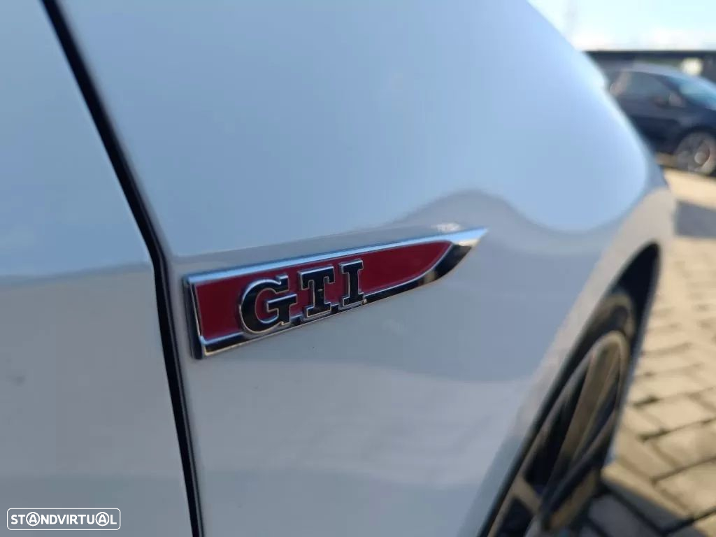 VW Golf 2.0 TSi GTi Performance - 11