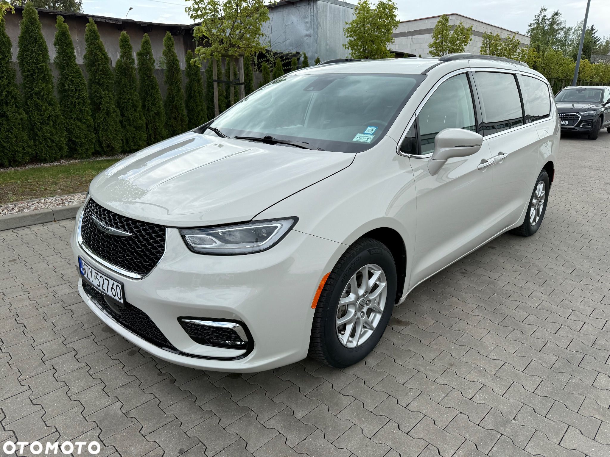 Chrysler Pacifica - 1