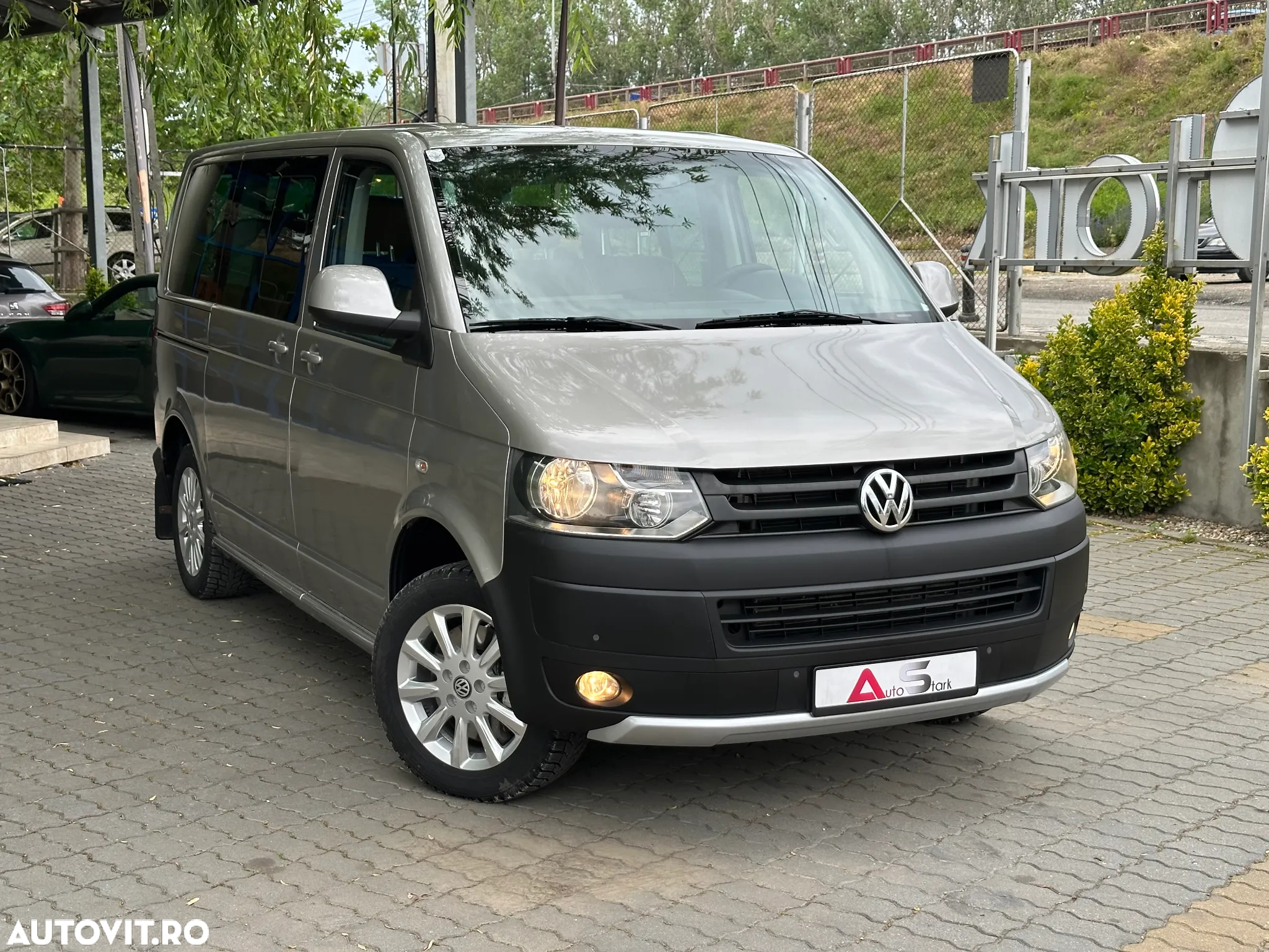 Volkswagen Multivan - 3