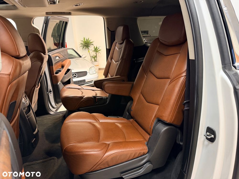 Cadillac Escalade - 30