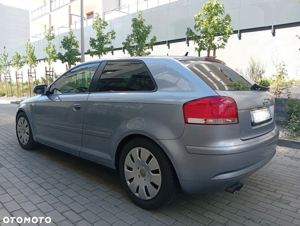 Audi A3 3-drzwiowe 2.0 FSI Ambiente - 7