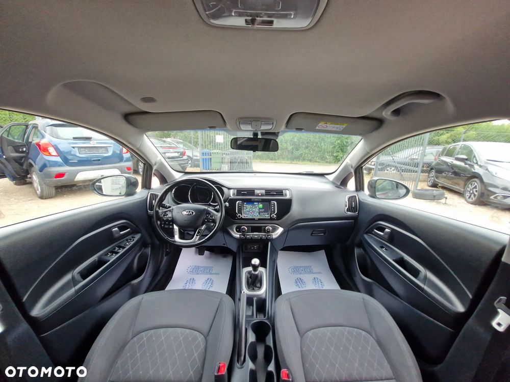 Kia Rio 1.2 L - 24