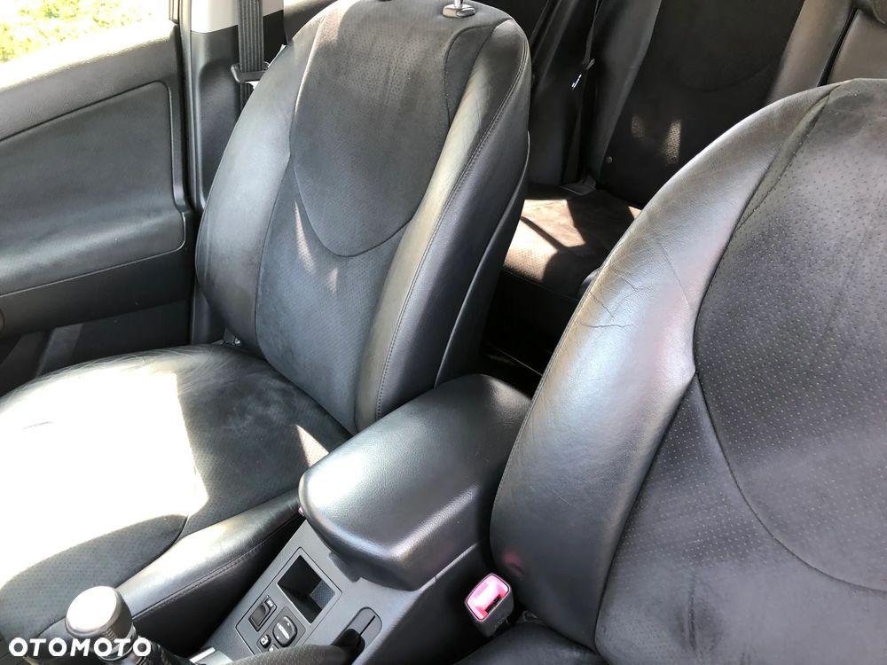 Toyota RAV4 2.2 D-4D Luna - 8