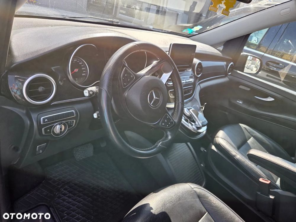 Mercedes-Benz Klasa V - 9