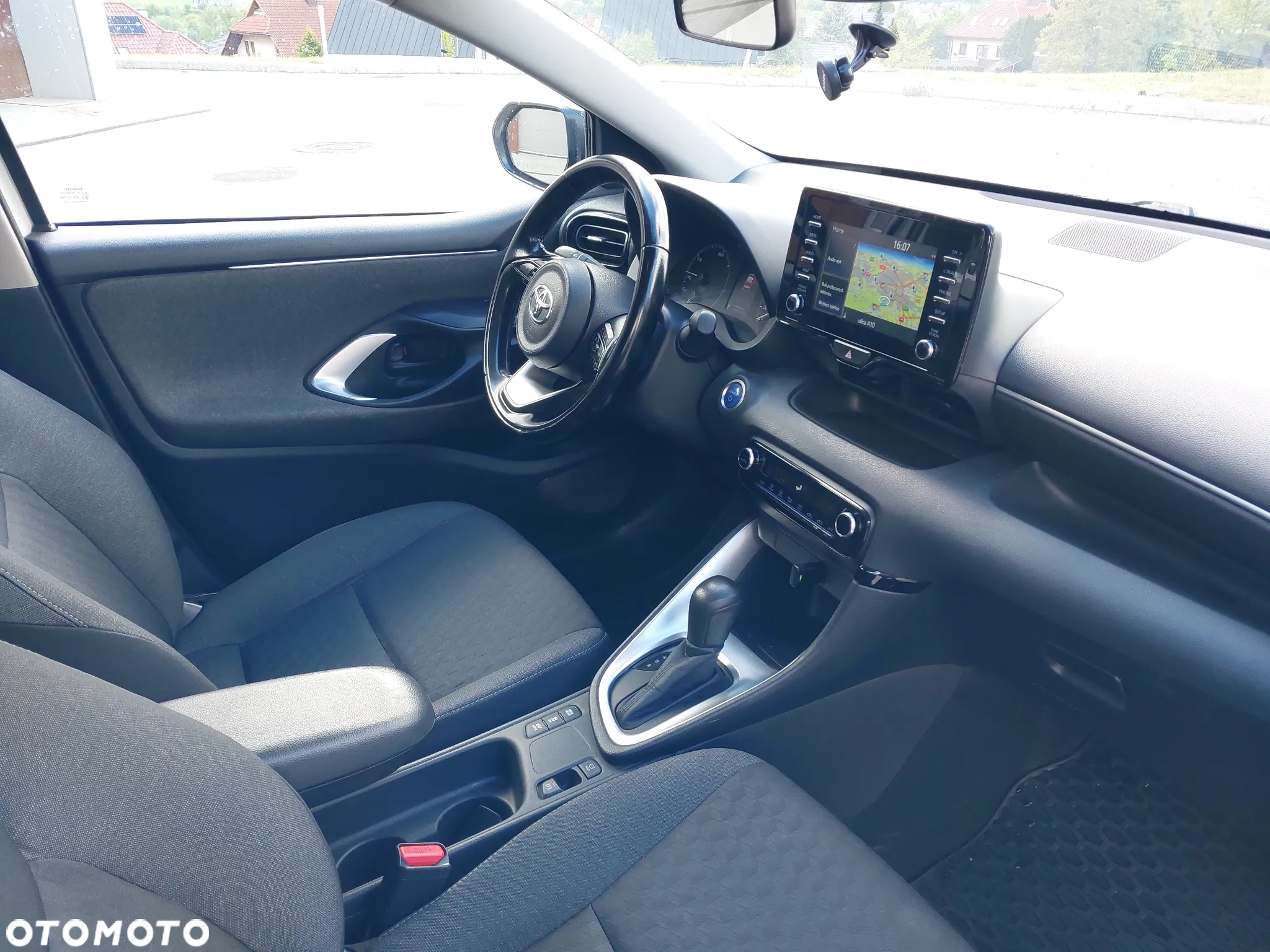 Toyota Yaris Hybrid 1.5 Comfort - 26