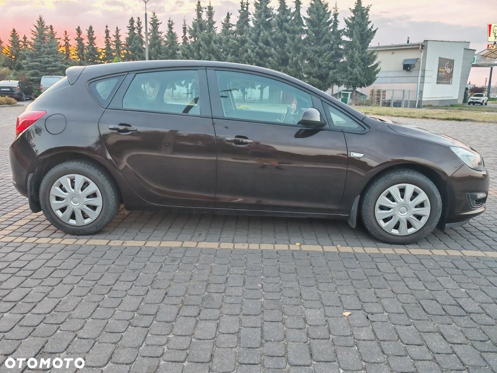 Opel Astra 1.6 Enjoy - 4