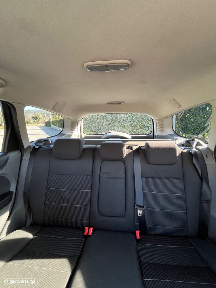 Ford Focus SW 1.6 TDCi Titanium - 11