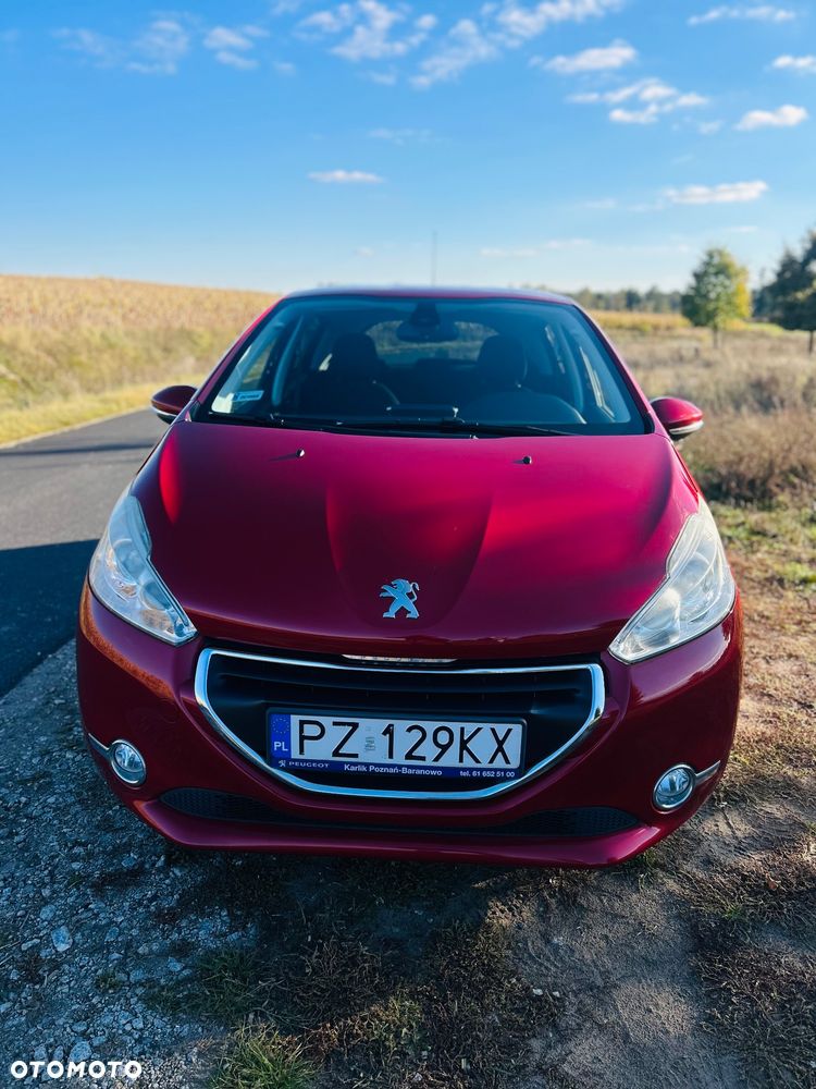 Peugeot 208 2015 photo 2