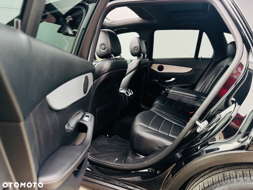 Mercedes-Benz GLC 220 d 4Matic 9G-TRONIC AMG Line - 35