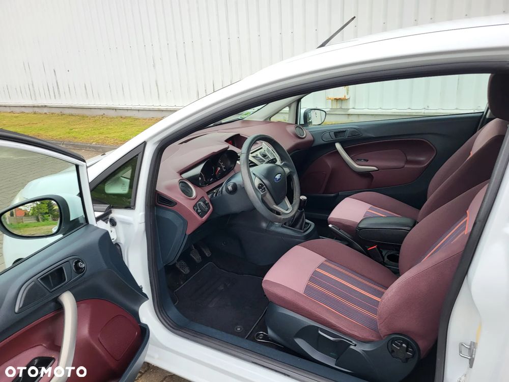 Ford Fiesta - 8