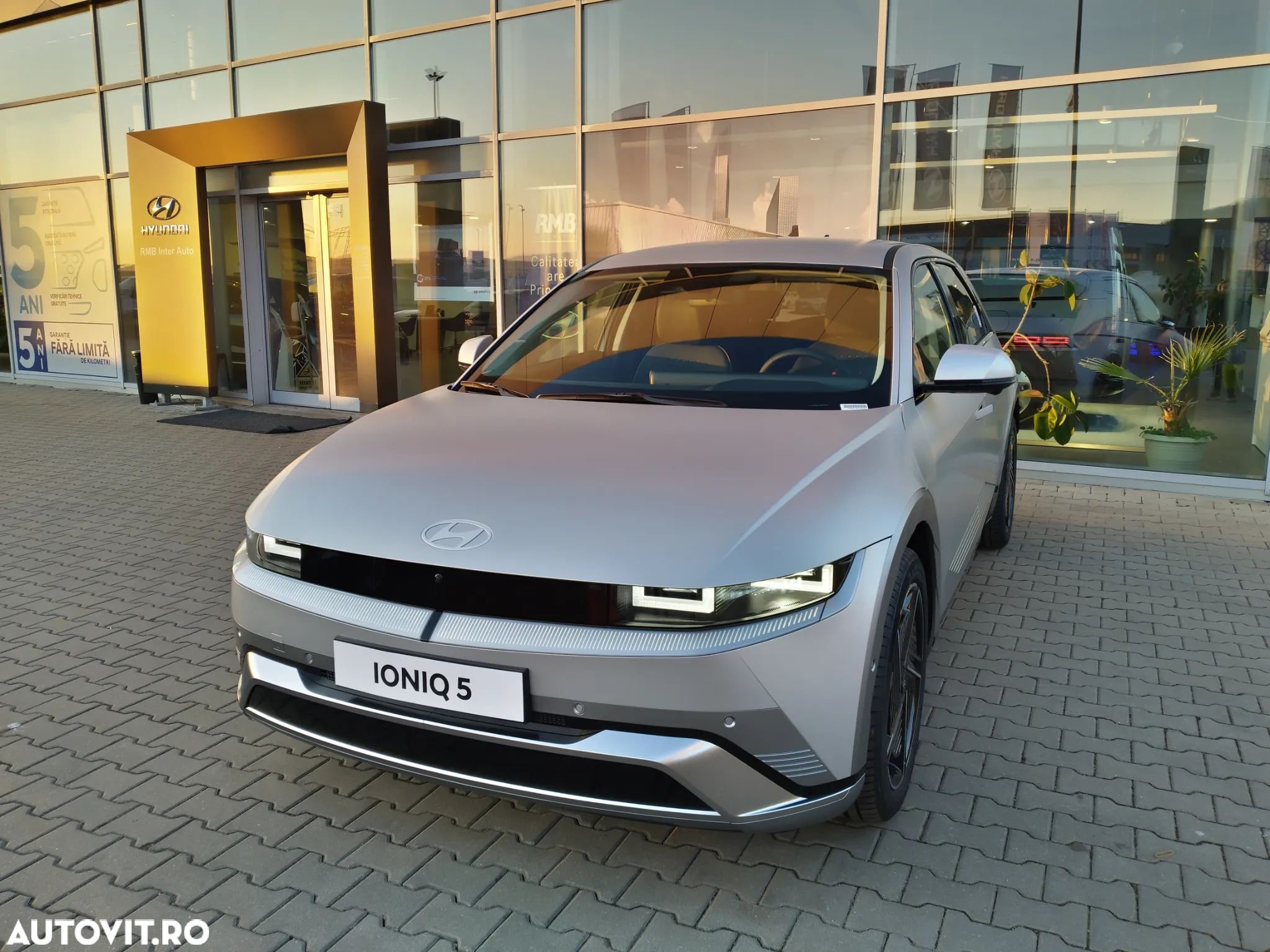 Hyundai IONIQ - 1