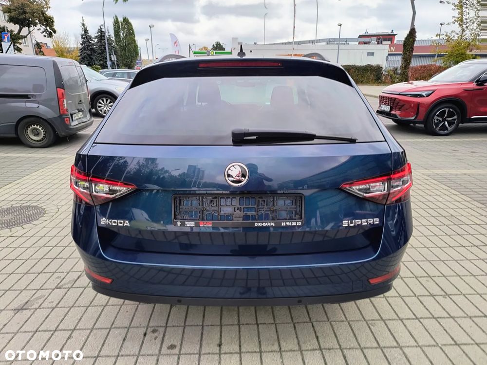 Skoda Superb 2.0 TDI Ambition DSG - 4