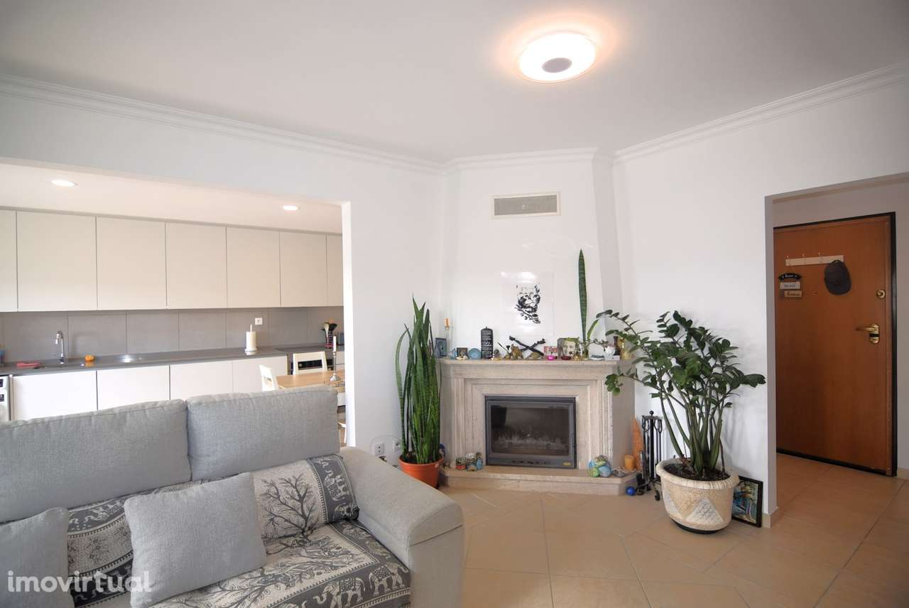 Apartamento T1 Renovado na Ericeira com Garagem e Varanda - Grande imagem: 3/18