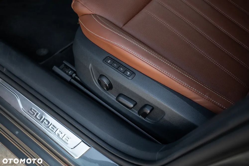 Skoda Superb 2.0 TDI SCR 4x4 L&K DSG - 22