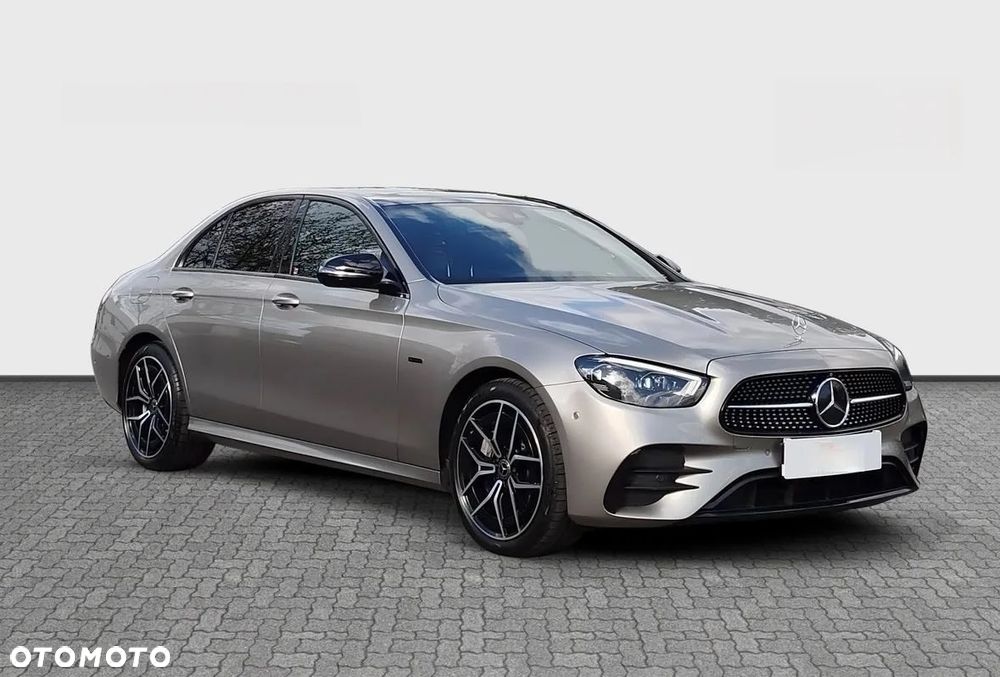 Mercedes-Benz Klasa E 300 9G-TRONIC AMG Line - 7