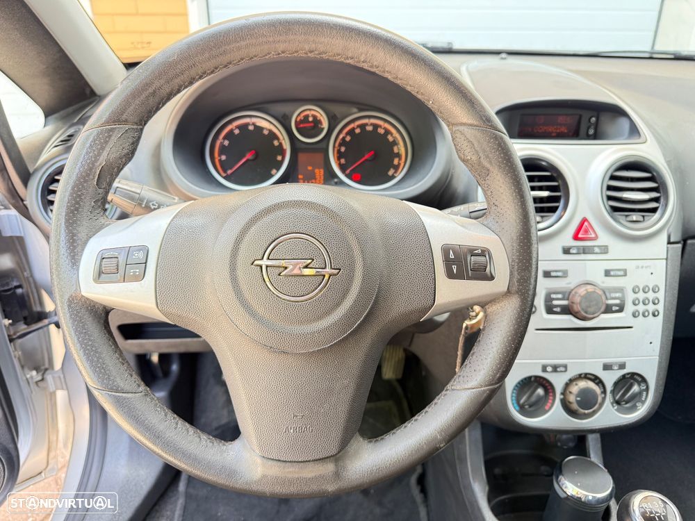 Opel Corsa 1.2 16V Enjoy - 19