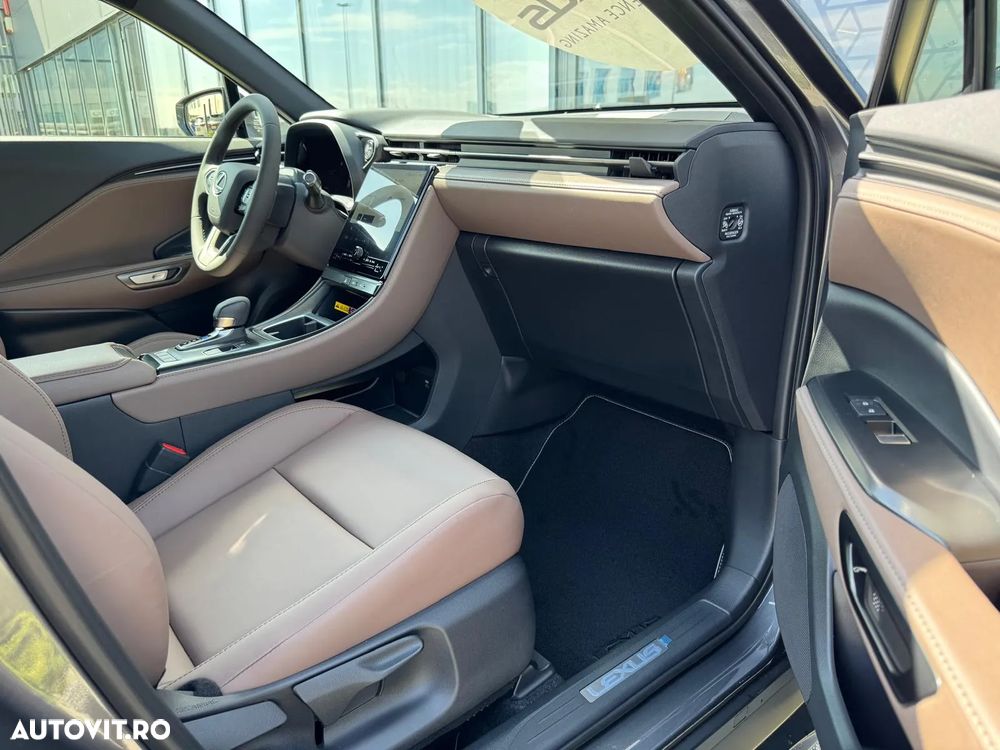 Lexus LBX 1.5 HEV 4x2 CVT Elegant - 25