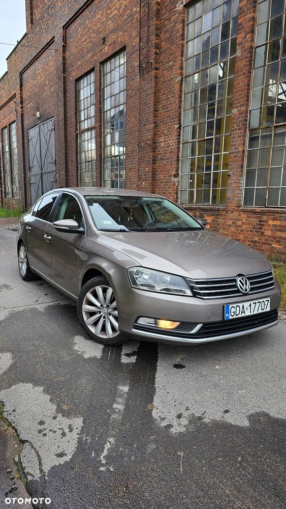 Volkswagen Passat 2.0 TDI DPF Comfortline DSG - 1