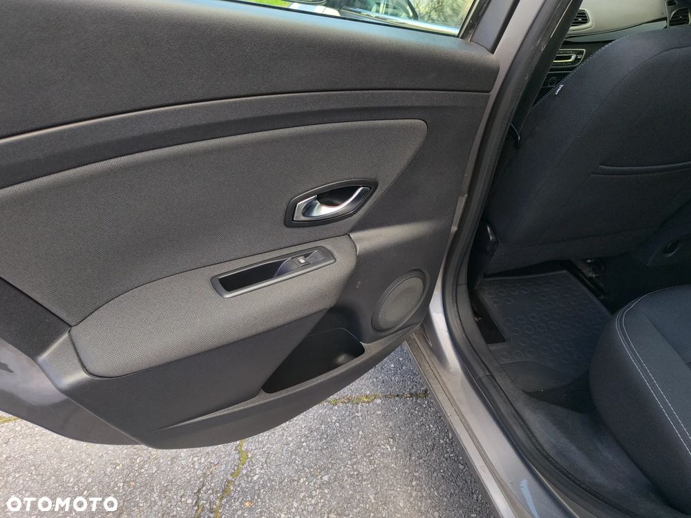 Renault Fluence 1.6 16V Color Edition - 31