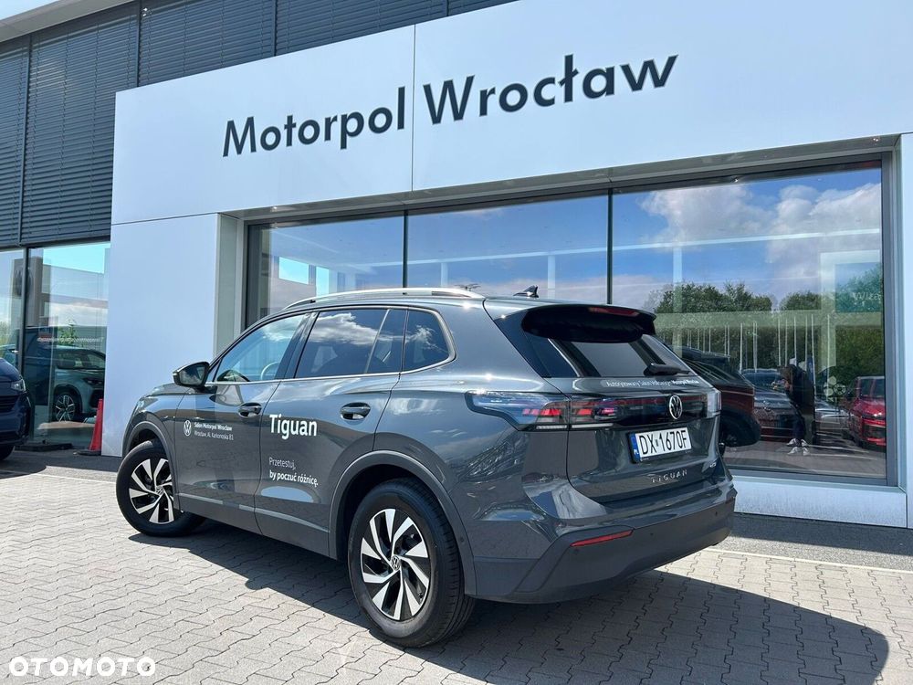 Volkswagen Tiguan - 9
