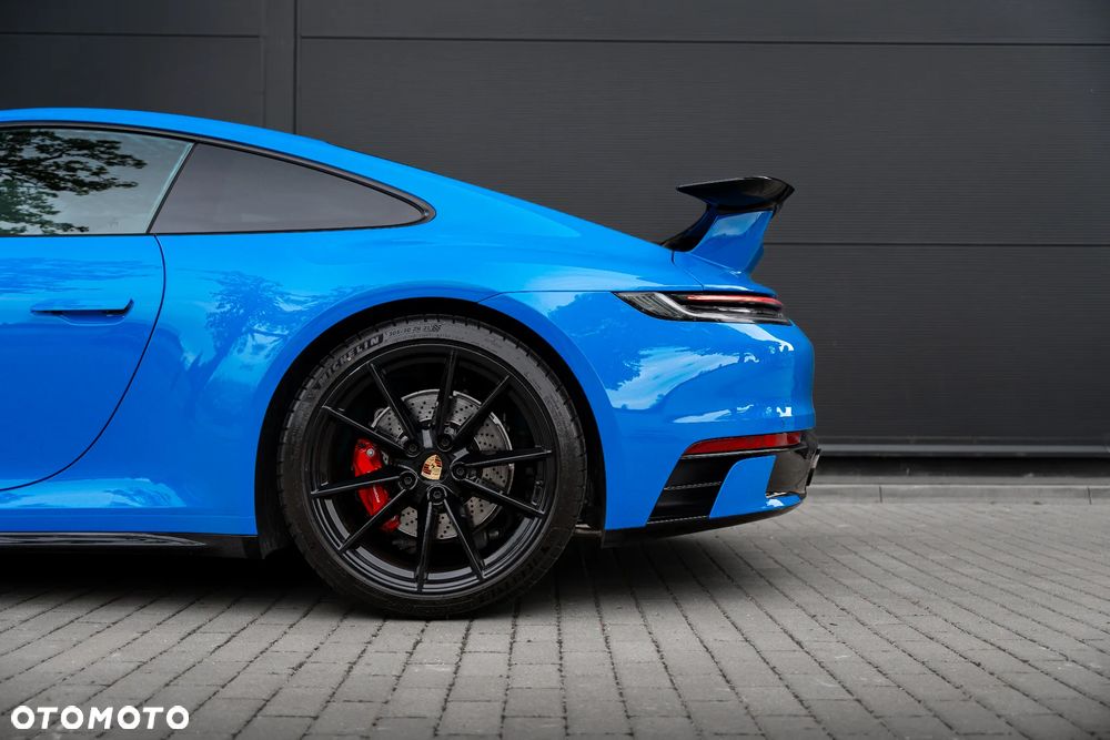 Porsche 911 Carrera 4S - 9