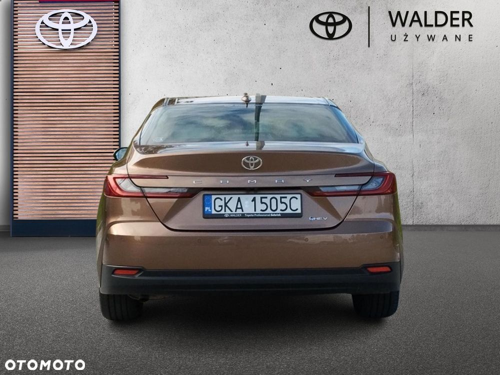 Toyota Camry - 6