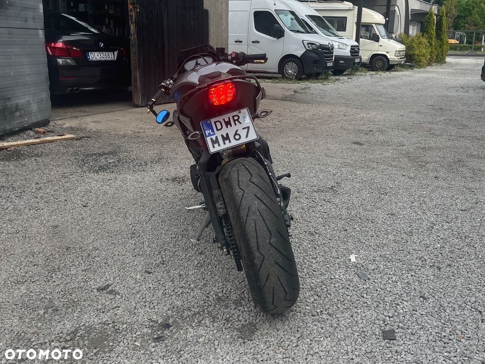 Triumph Street Triple - 5