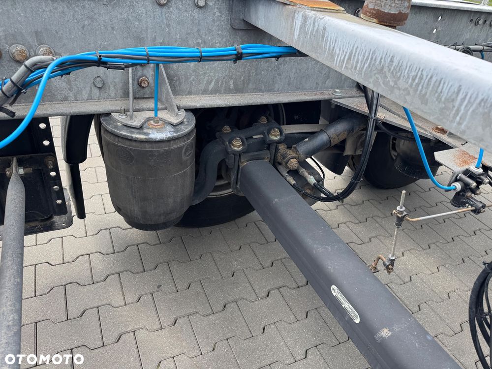 Schmitz Cargobull PRZYCZEPA BDF TANDEM OCYNK mało używana - 17