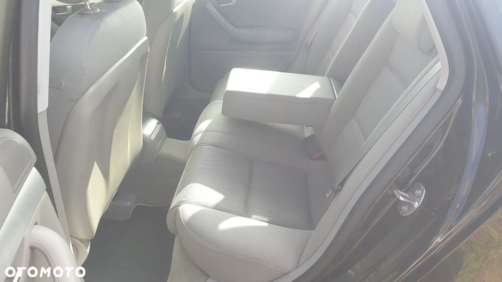 Audi A4 Limousine 1.8 T quattro - 10