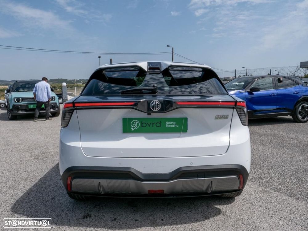 MG MG4 64 kWh Luxury - 11