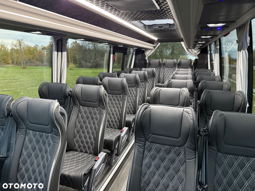 Mercedes-Benz Sprinter 519 - 32