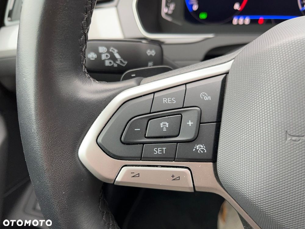 Volkswagen Passat - 18