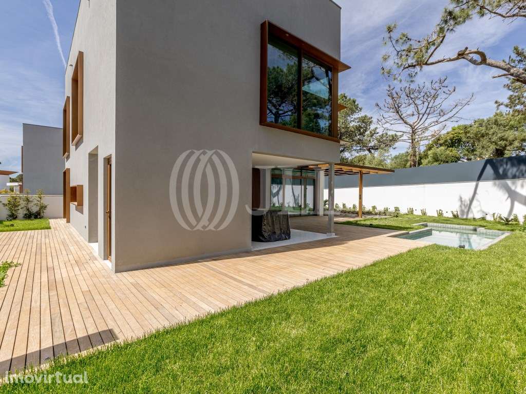 Moradia T4 com jardim e piscina no Estoril - Grande imagem: 5/52
