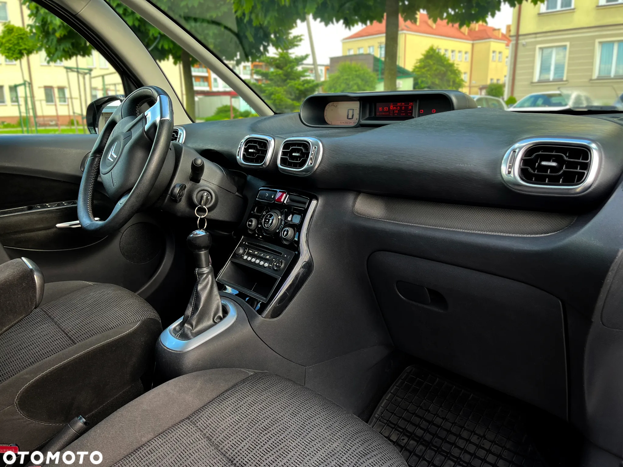 Citroën C3 Picasso 1.6 HDi Exclusive - 10