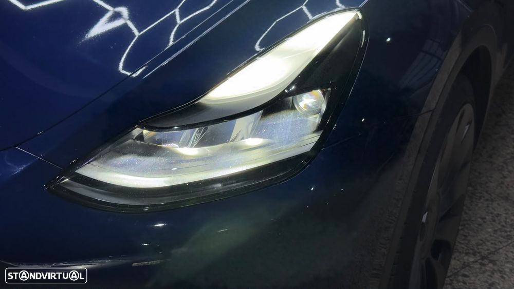 Tesla Model Y 2023 photo 2
