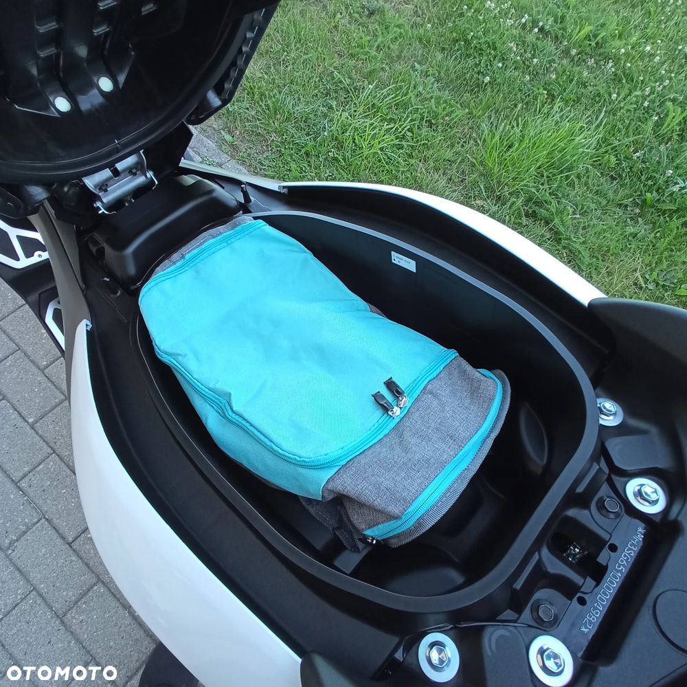 Yamaha NMAX - 13