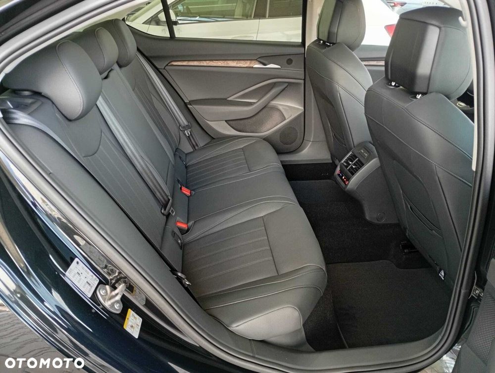 Skoda Superb 2.0 TSI L&K DSG - 27