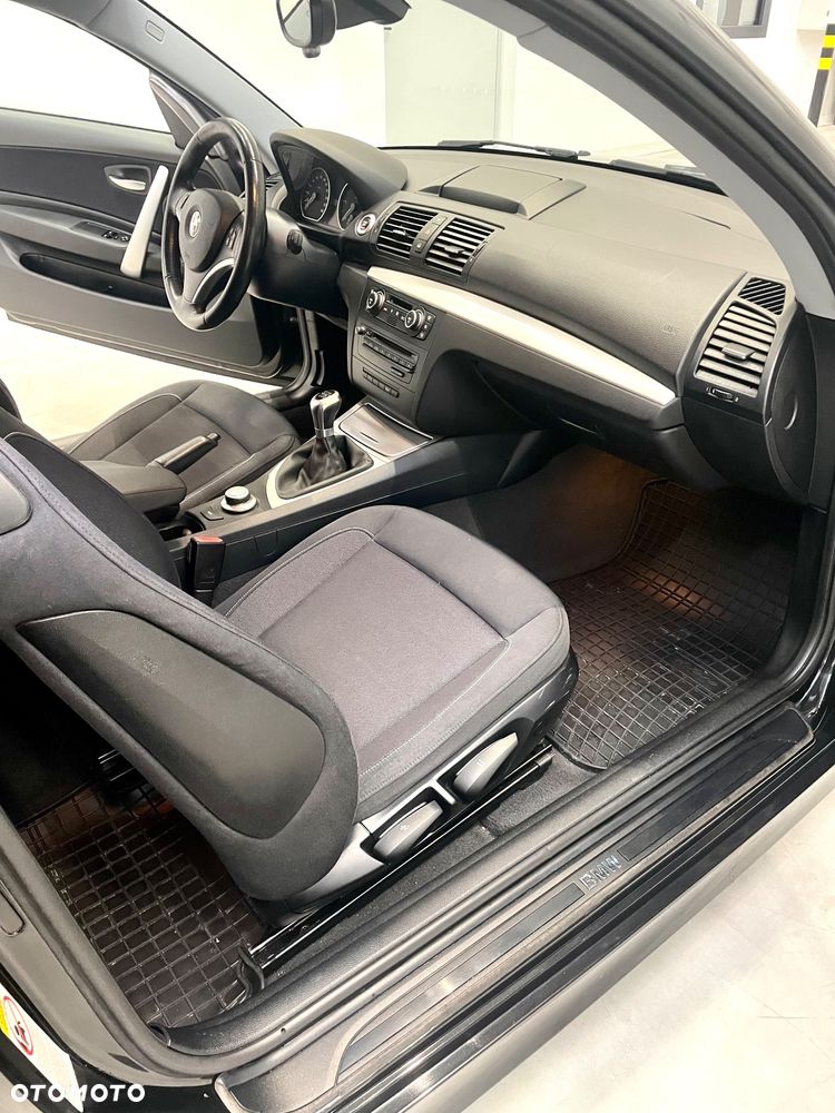 BMW Seria 1 118d - 23