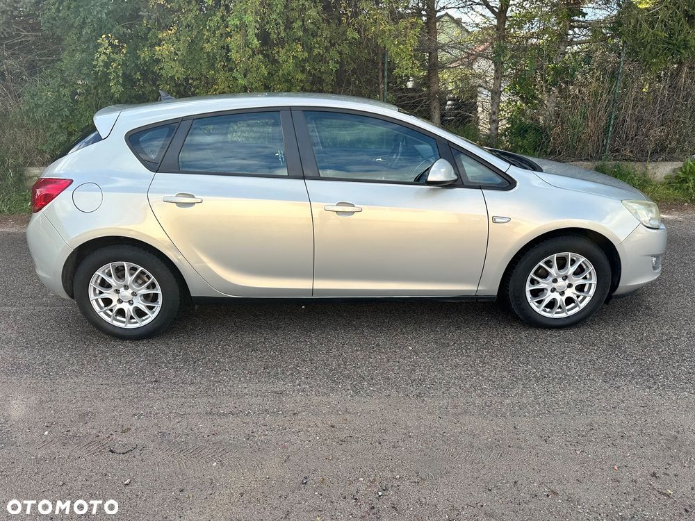 Opel Astra 1.6 Essentia - 5