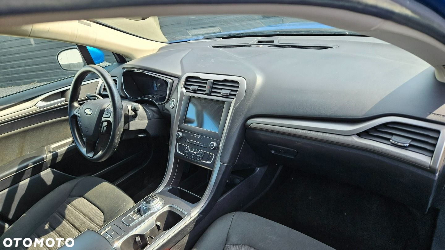 Ford Fusion - 29