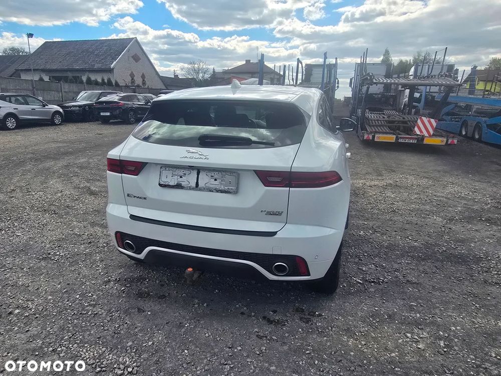 Jaguar E-Pace P200 AWD R-Dynamic - 9