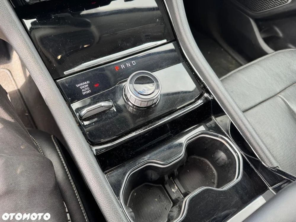 Jeep Grand Cherokee - 19