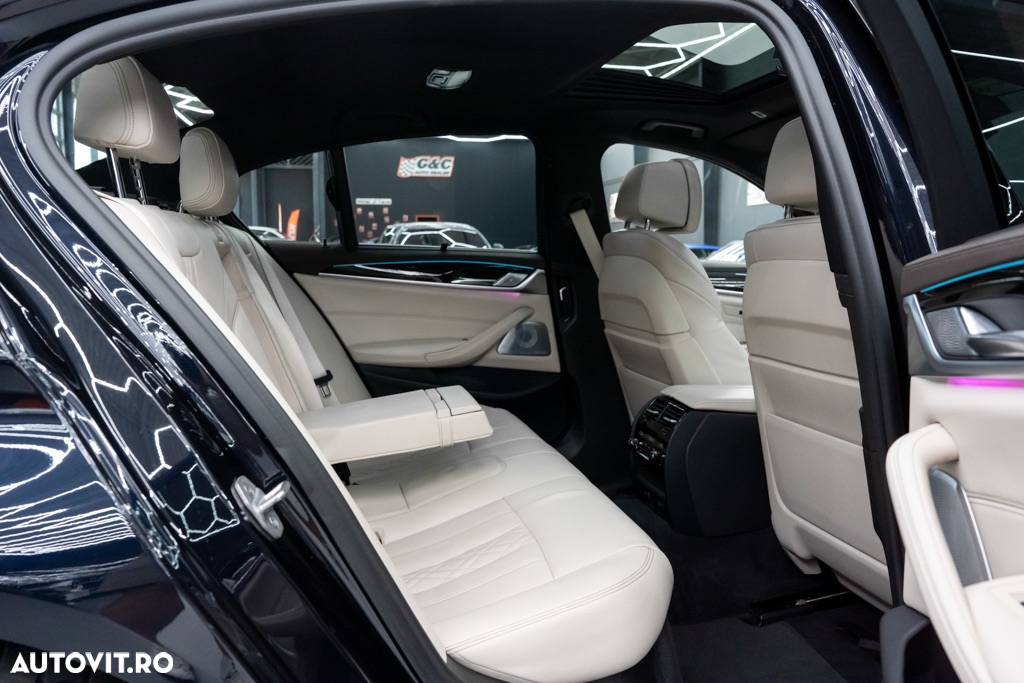 BMW M5 M550i xDrive AT - 15